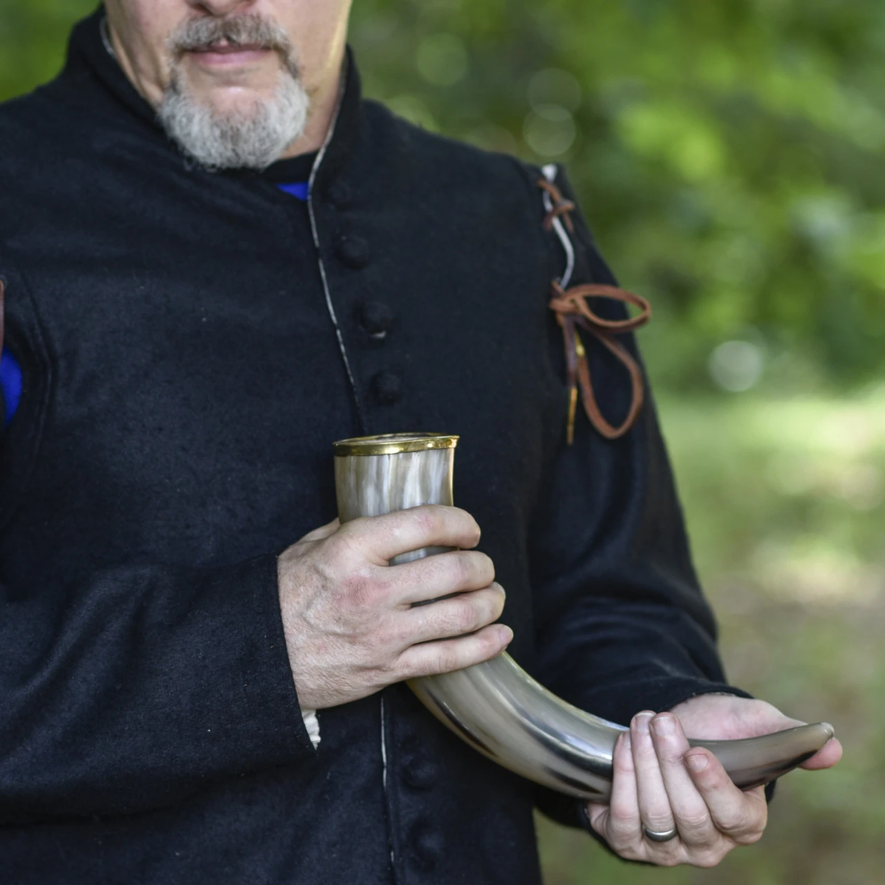 The Hooded Raven ™ Valhalla Awaits Me Drinking Horn Vessel Stand Included - Image 5